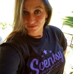 Meet your Posher, Annette